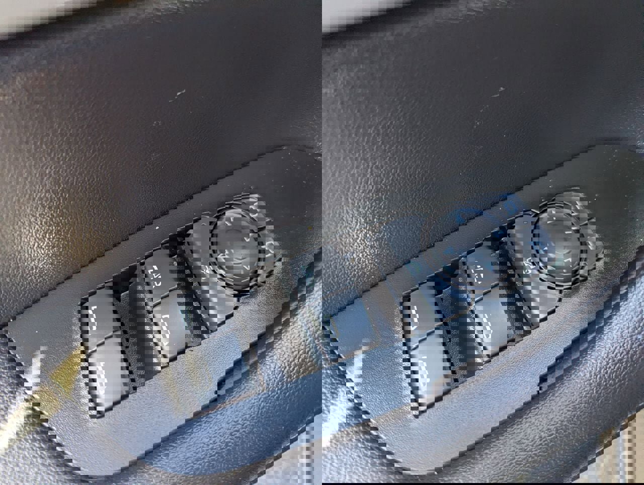 Used 2025 Chevrolet Blazer LT image 16