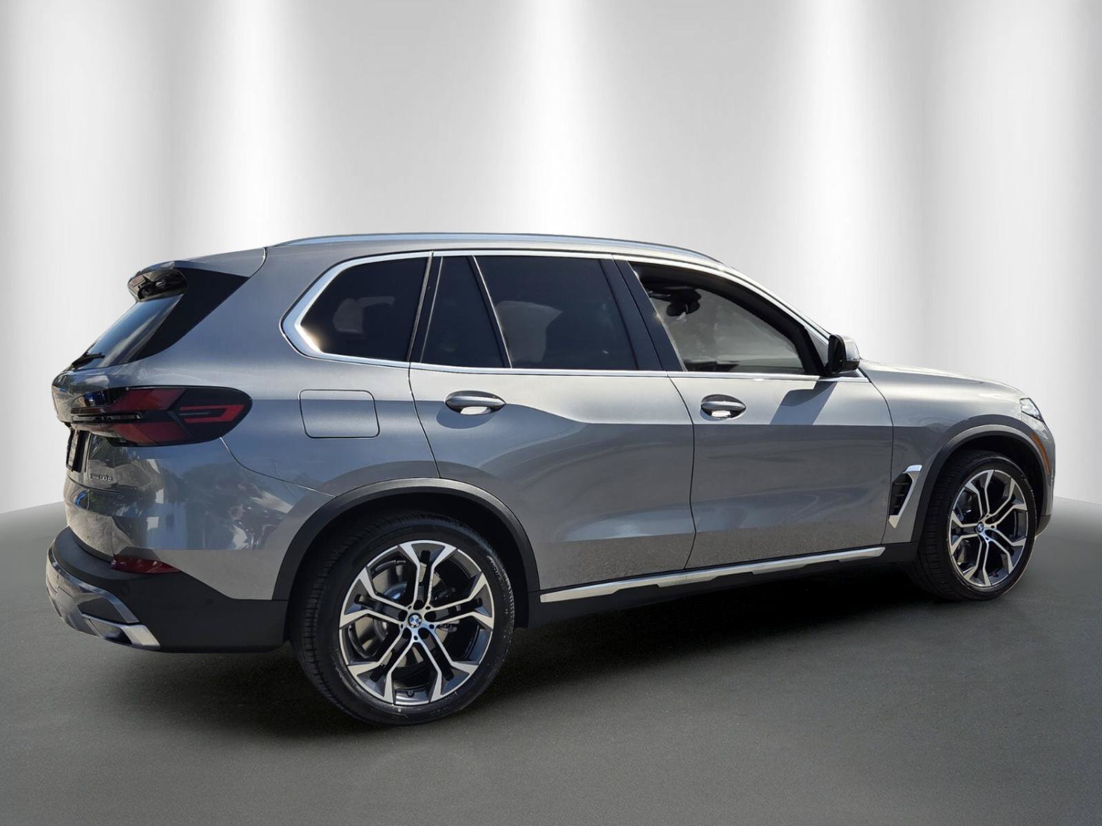 Certified 2026 BMW X5 xDrive50e AWD/4WD image 6