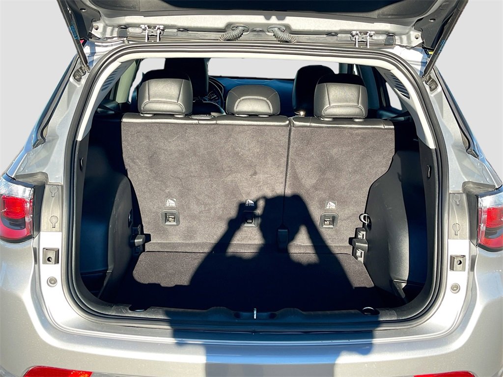 Used 2020 Jeep Compass Latitude image 23