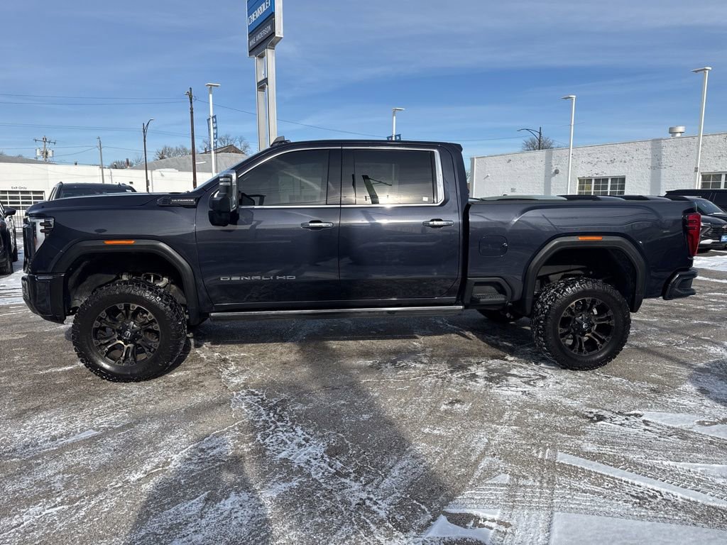 Used 2024 GMC Sierra 3500 Denali Ultimate image 4
