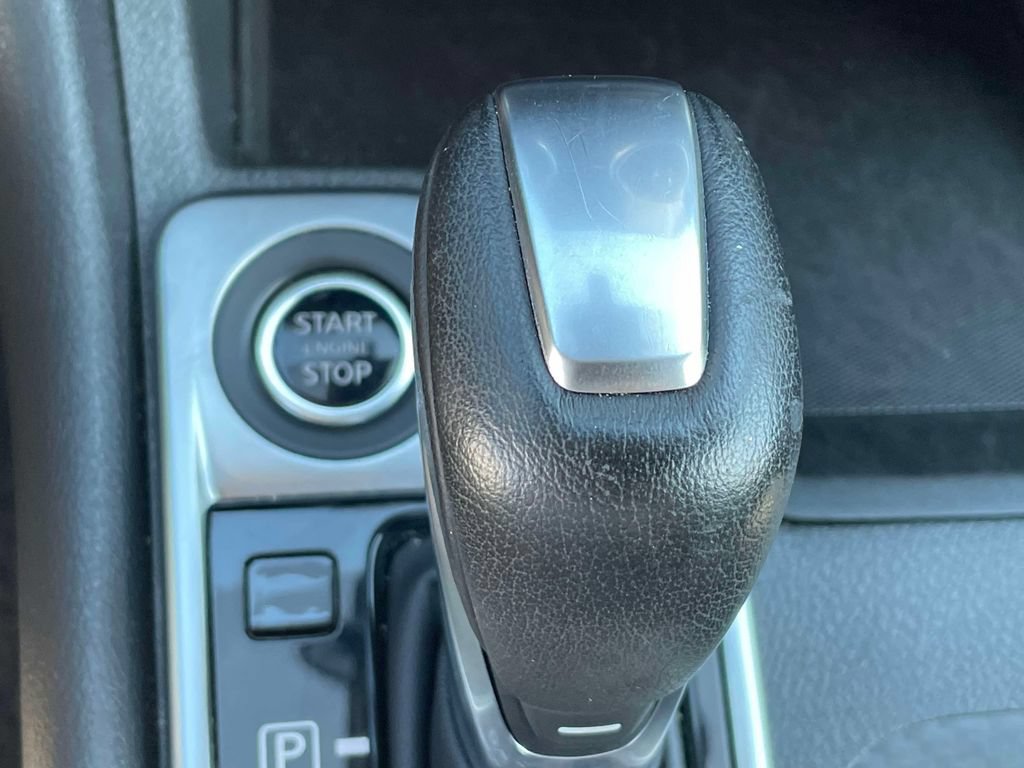 Used 2025 Nissan Sentra SR FWD image 28
