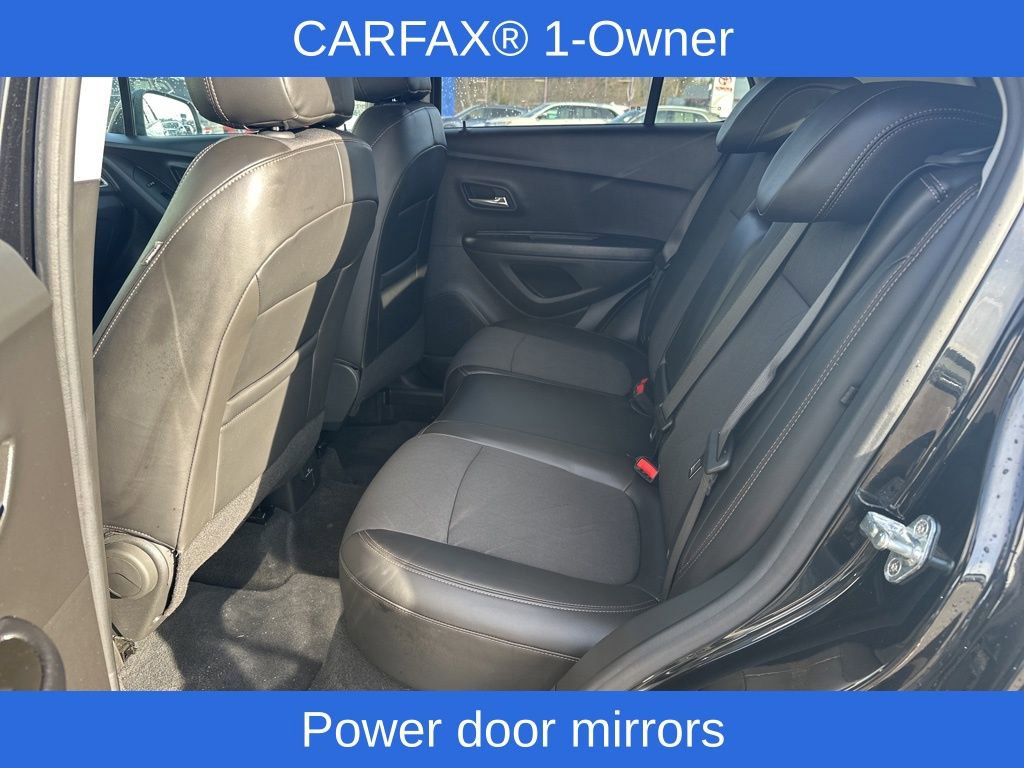Used 2022 Chevrolet Trax LT w/ Midnight Edition image 33