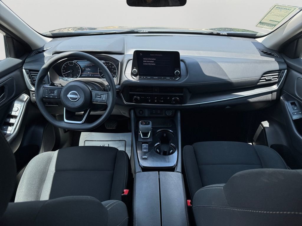 Used 2024 Nissan Rogue S FWD image 17