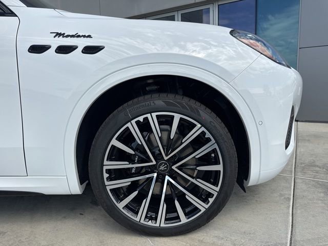 New 2025 Maserati Grecale Modena image 9