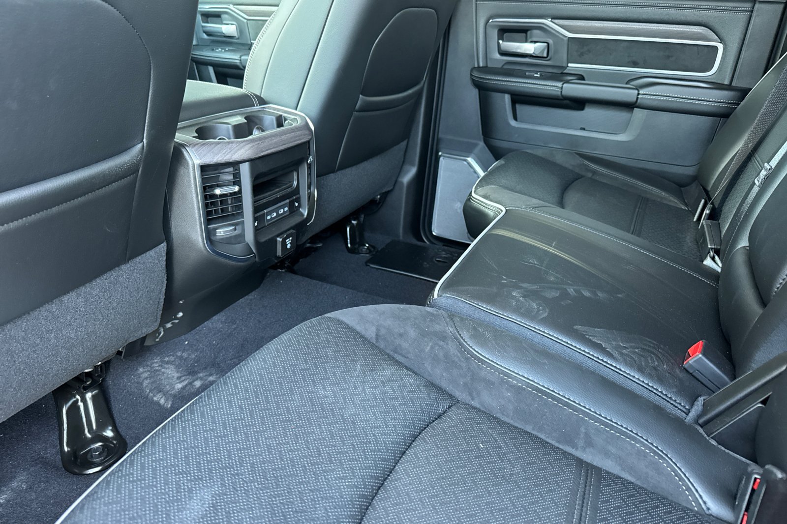 New 2026 RAM 3500 Laramie AWD/4WD image 11