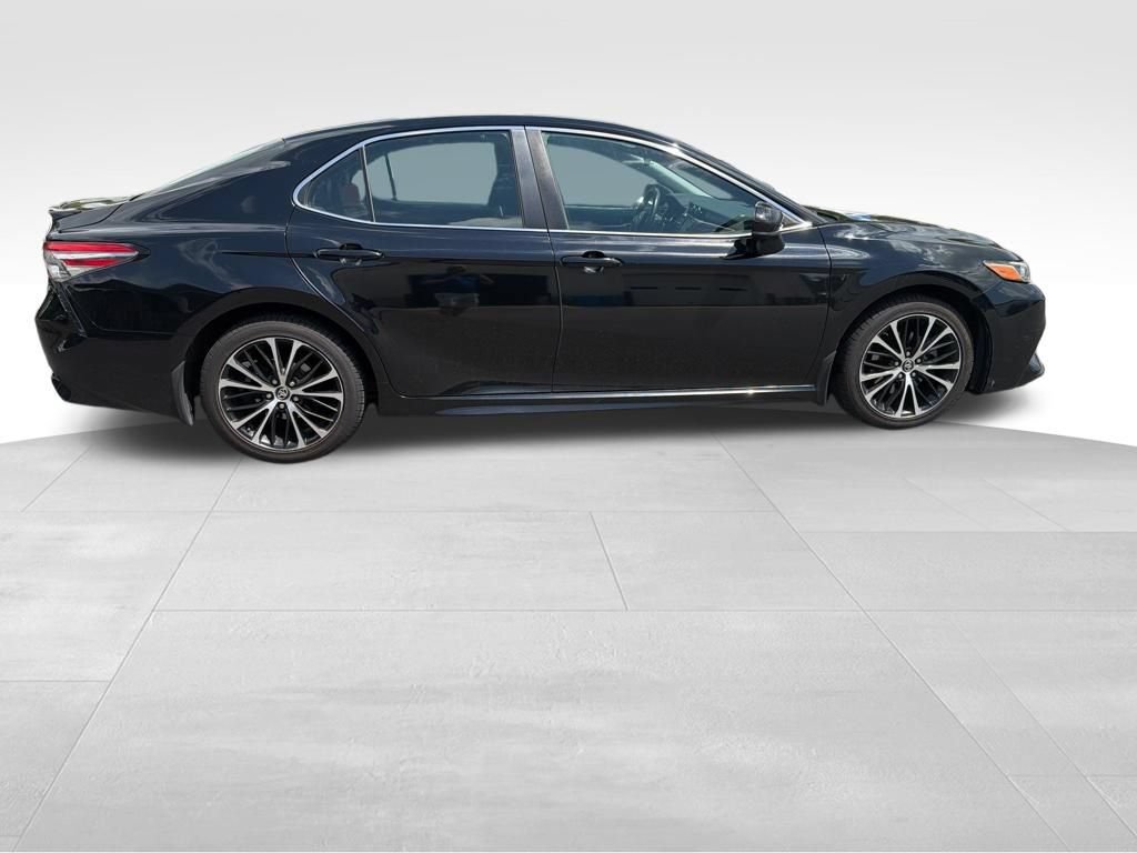 Used 2018 Toyota Camry SE FWD image 7