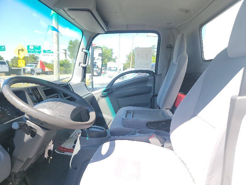 Used 2019 Isuzu NPR RWD image 10