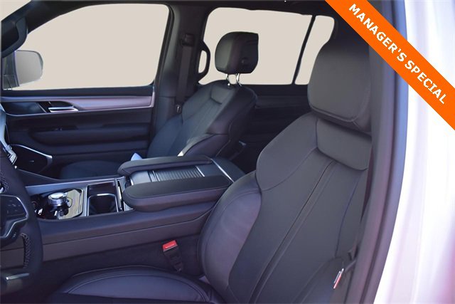 New 2025 Jeep Wagoneer 4WD w/ Convenience Group I image 10