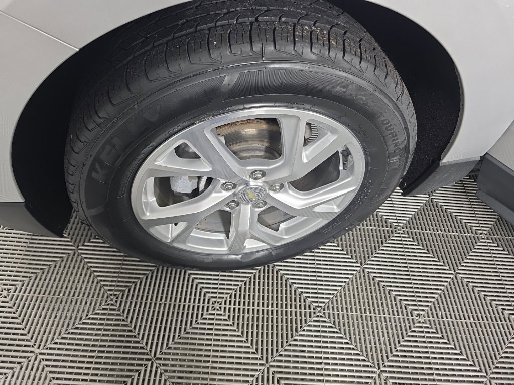 Used 2020 Chevrolet Equinox Premier FWD image 10