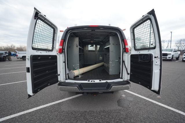 Used 2021 GMC Savana 3500 w/ Driver Convenience Package image 14