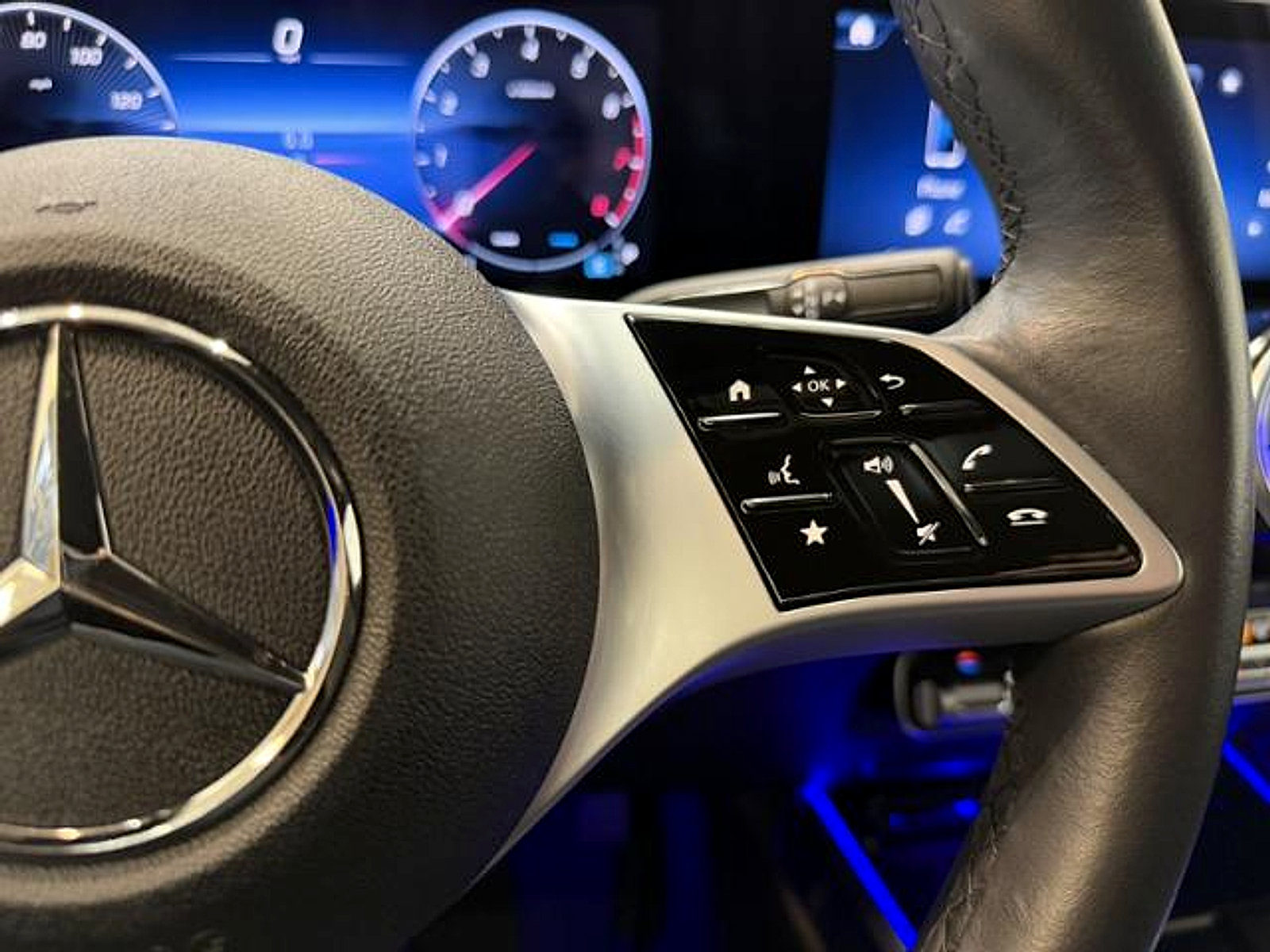 Used 2025 Mercedes-Benz GLB 250 image 18
