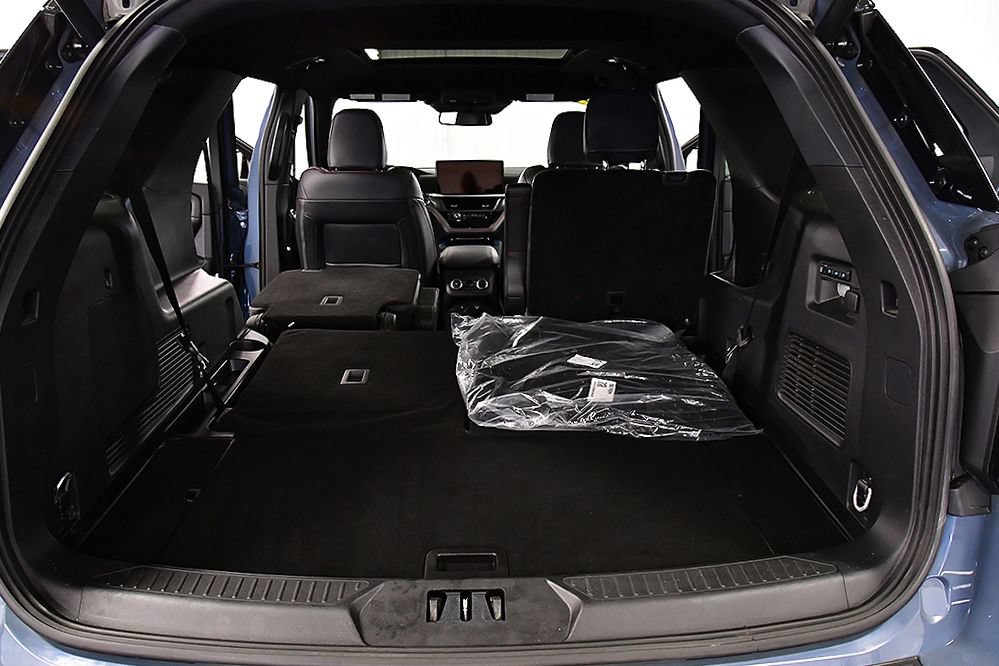 Used 2025 Ford Explorer ST AWD/4WD image 29