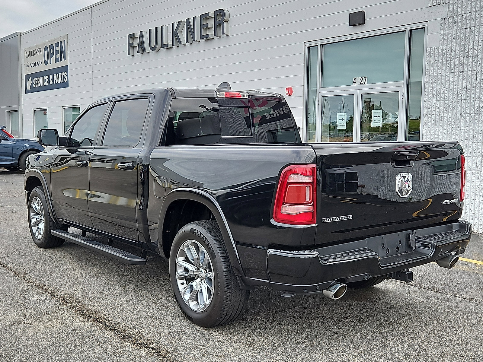 Used 2021 RAM 1500 Laramie AWD/4WD image 4