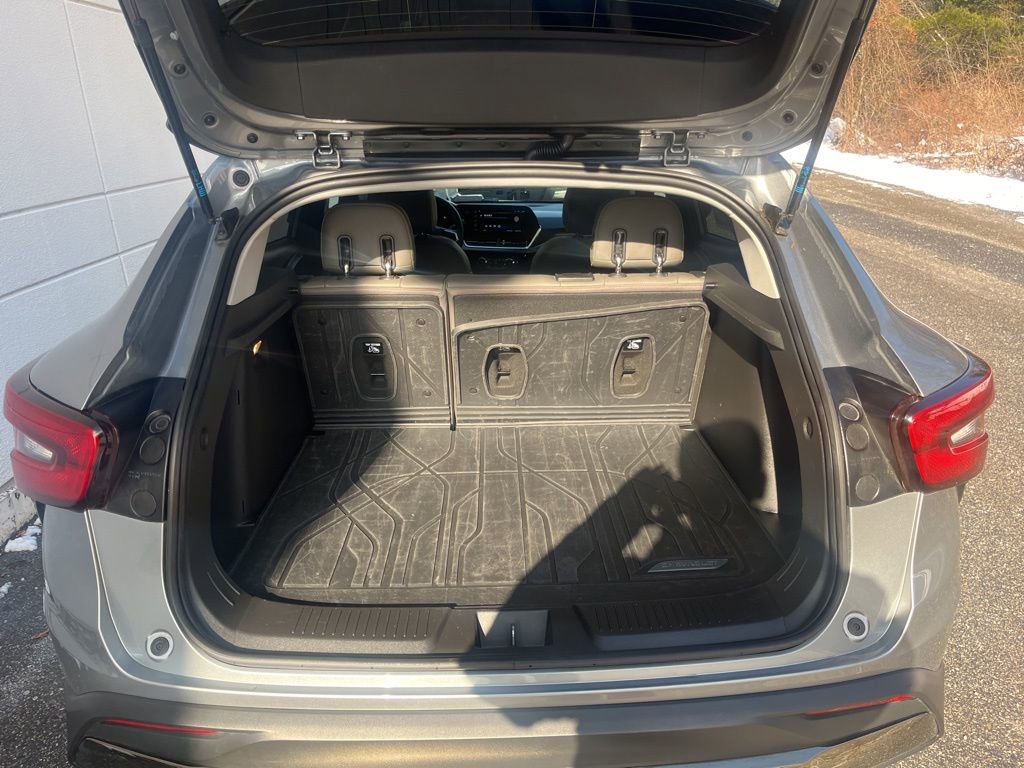 Used 2024 Chevrolet Trax ACTIV w/ Sunroof Package image 10