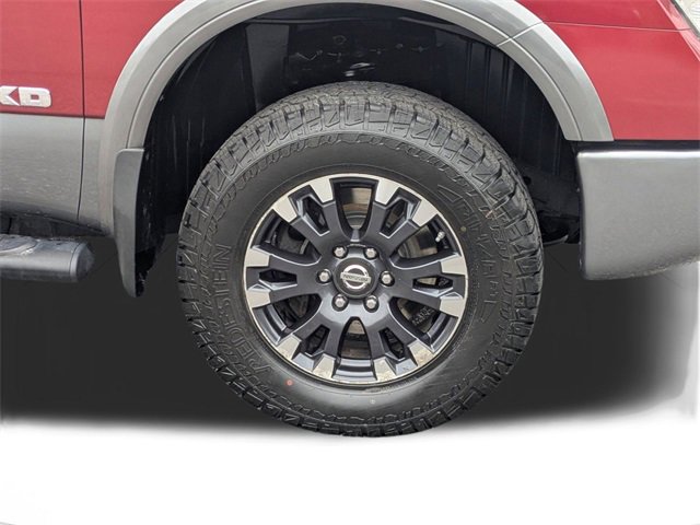Used 2017 Nissan Titan PRO-4X image 10