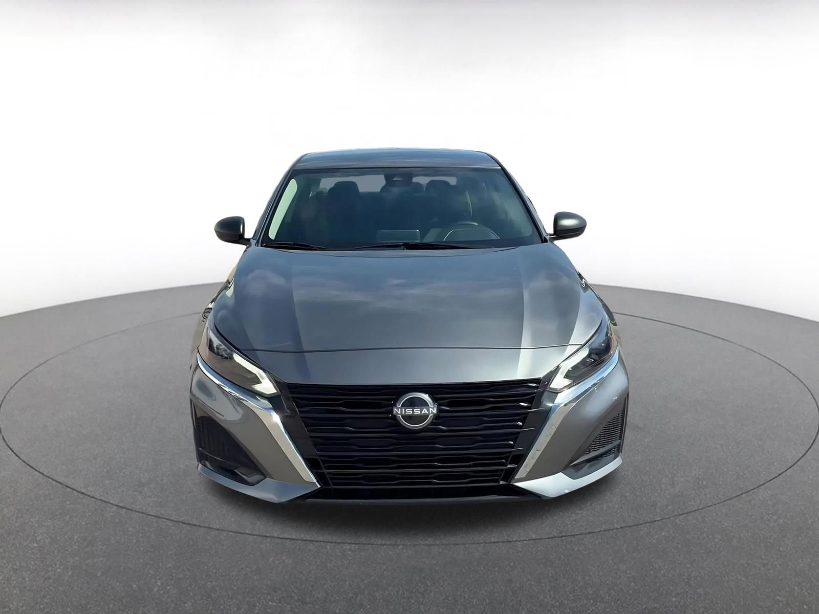 Used 2025 Nissan Altima 2.5 SV FWD image 4