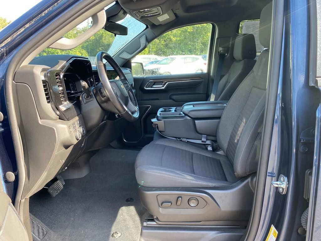 Used 2022 Chevrolet Silverado 1500 LT w/ Protection Package AWD/4WD image 12