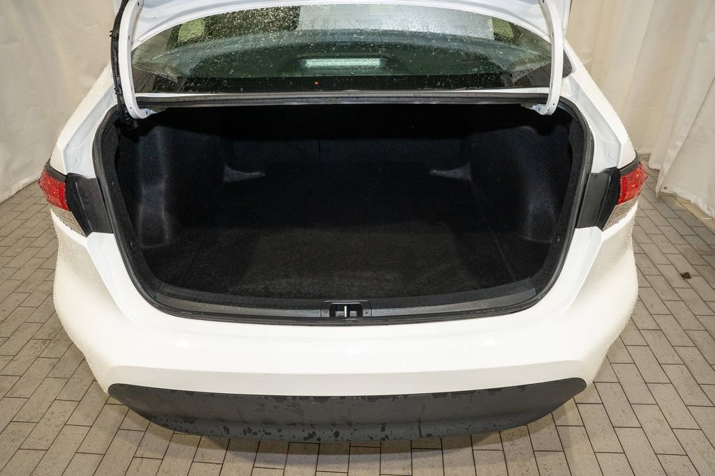 Used 2024 Toyota Corolla LE image 6