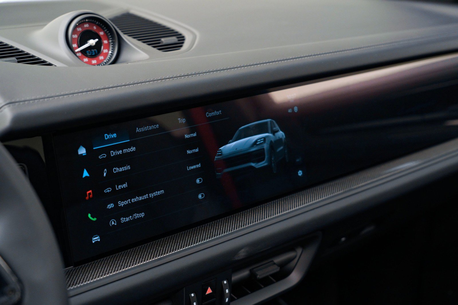New 2026 Porsche Cayenne GTS image 26