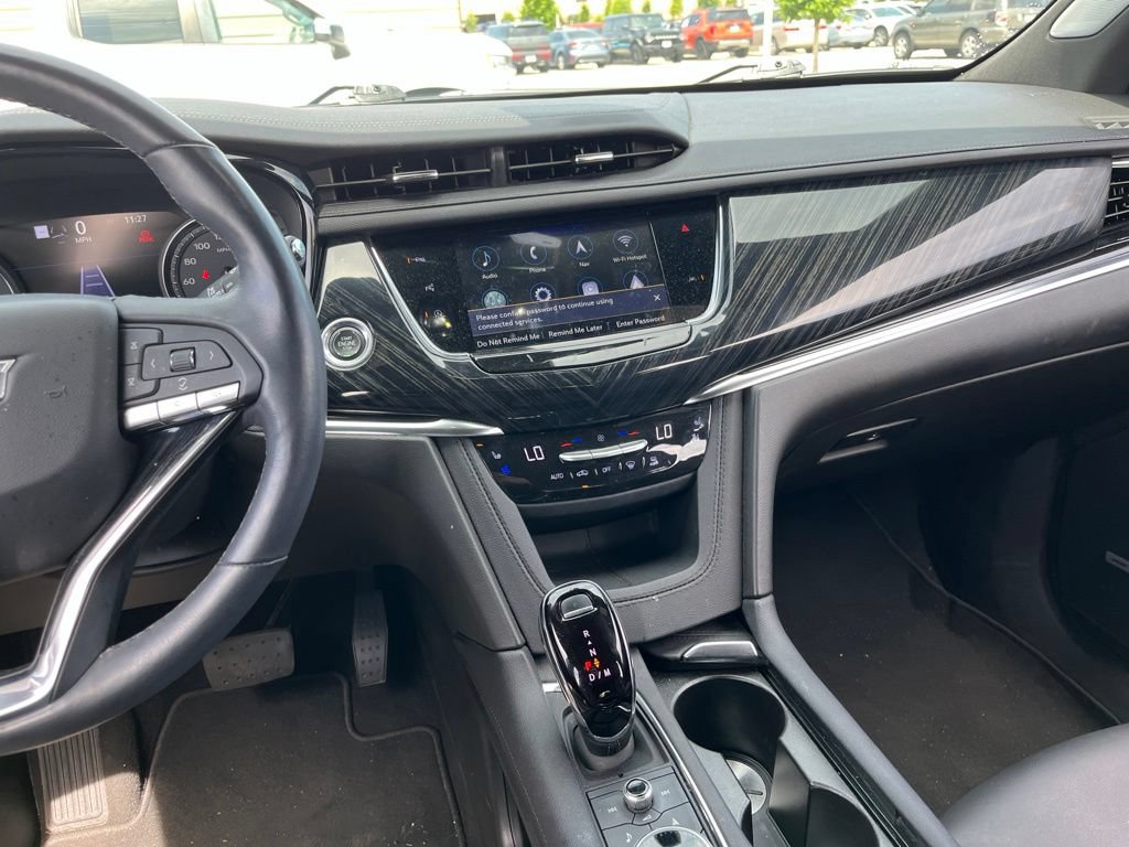 Used 2023 Cadillac XT6 Premium Luxury w/ Technology Package FWD image 18