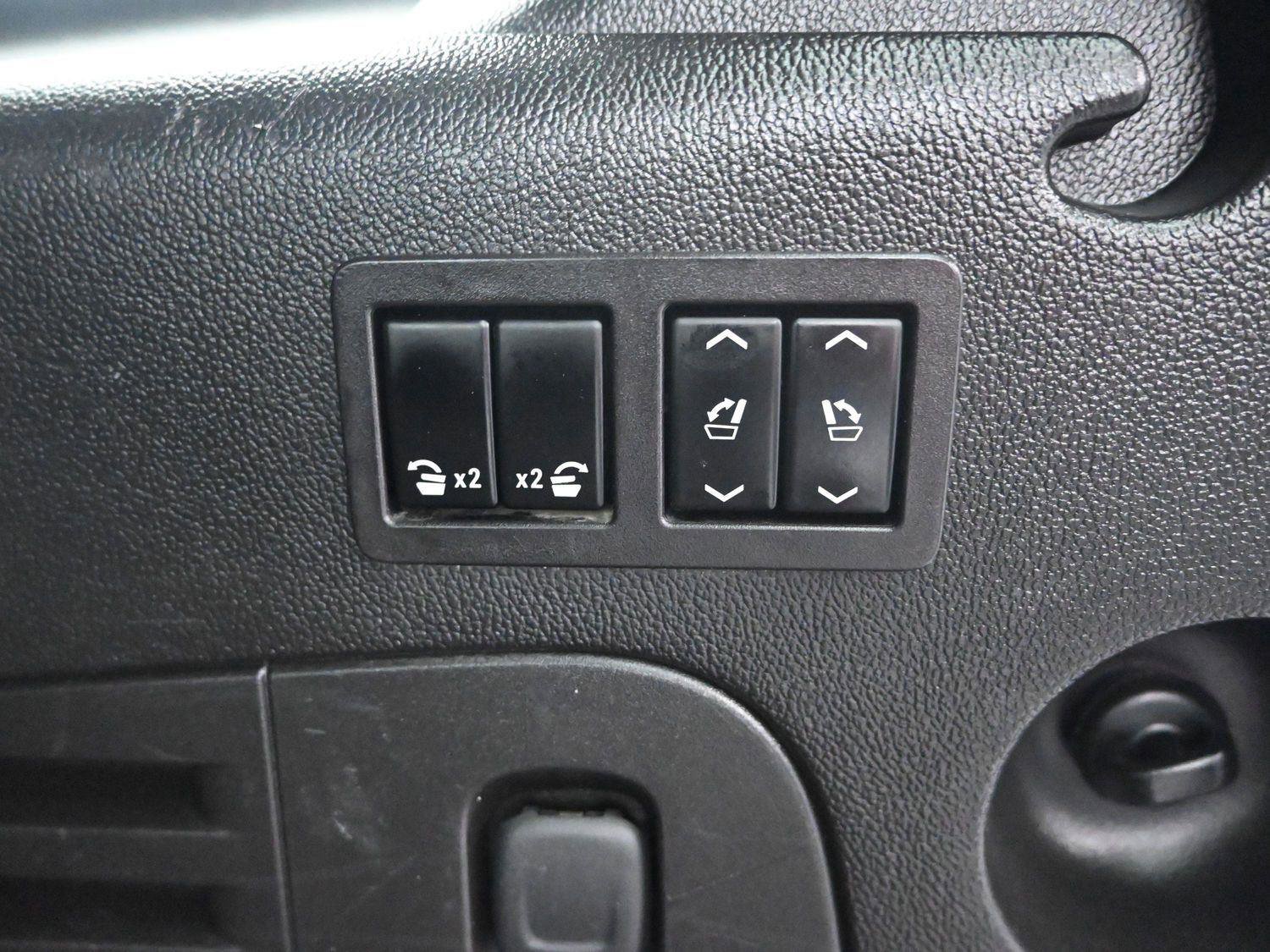 Used 2017 GMC Yukon XL SLT image 21