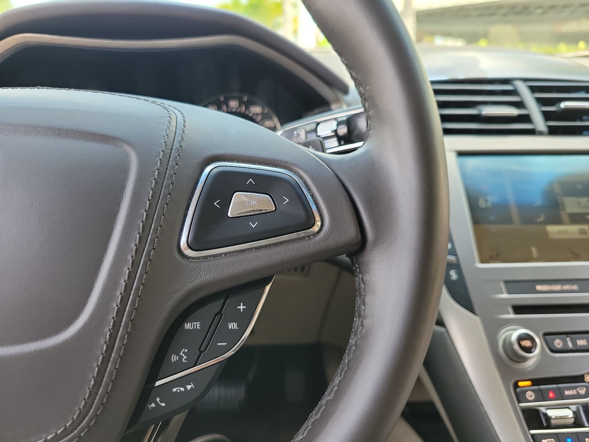 Used 2018 Lincoln MKZ Premiere FWD image 31