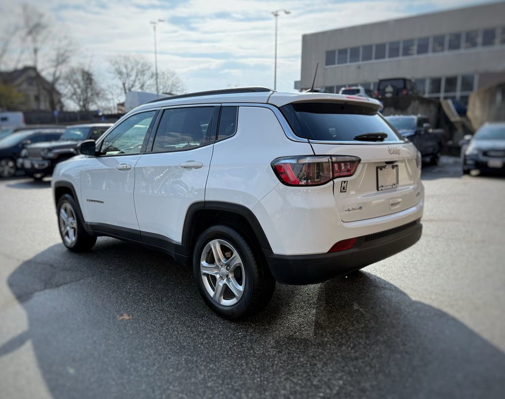 Used 2024 Jeep Compass Latitude AWD/4WD image 14