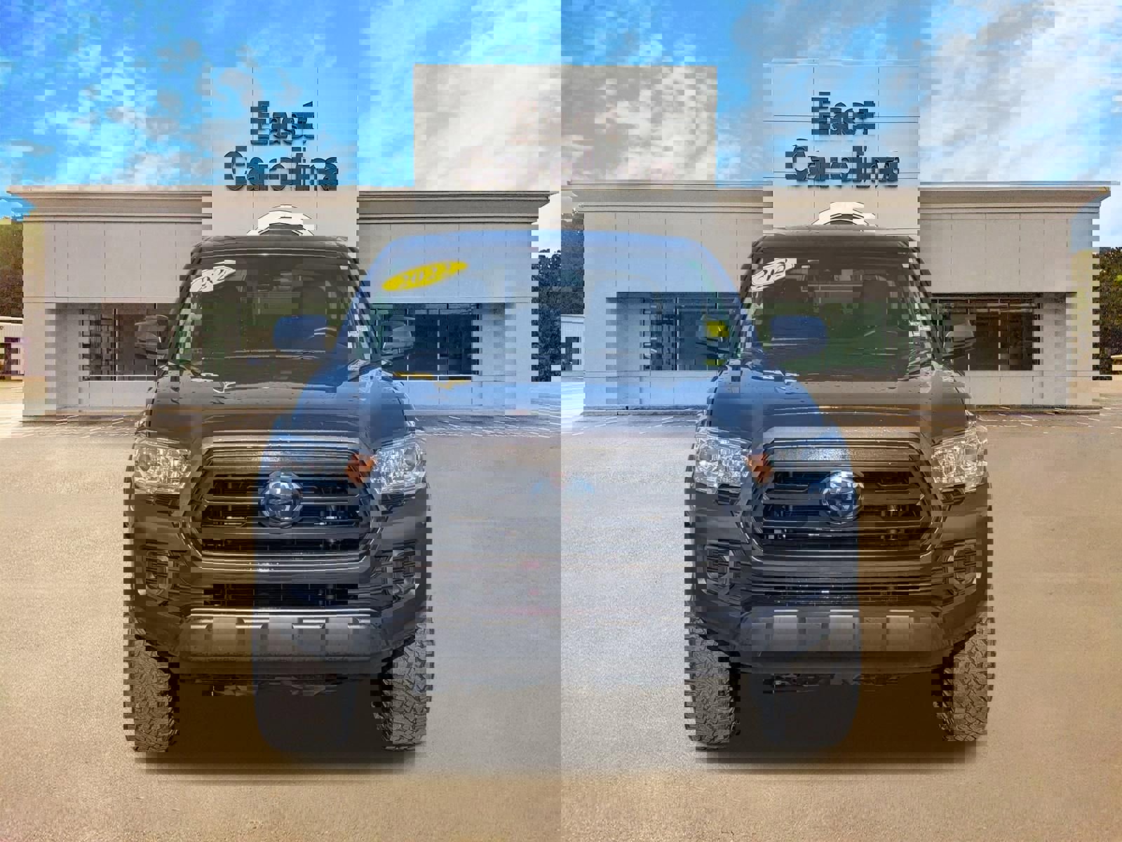 Used 2022 Toyota Tacoma SR image 8