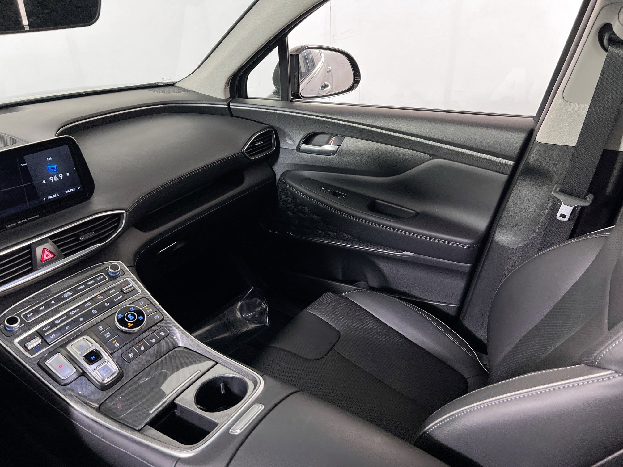 Used 2022 Hyundai Santa Fe Limited w/ Cargo Package image 25