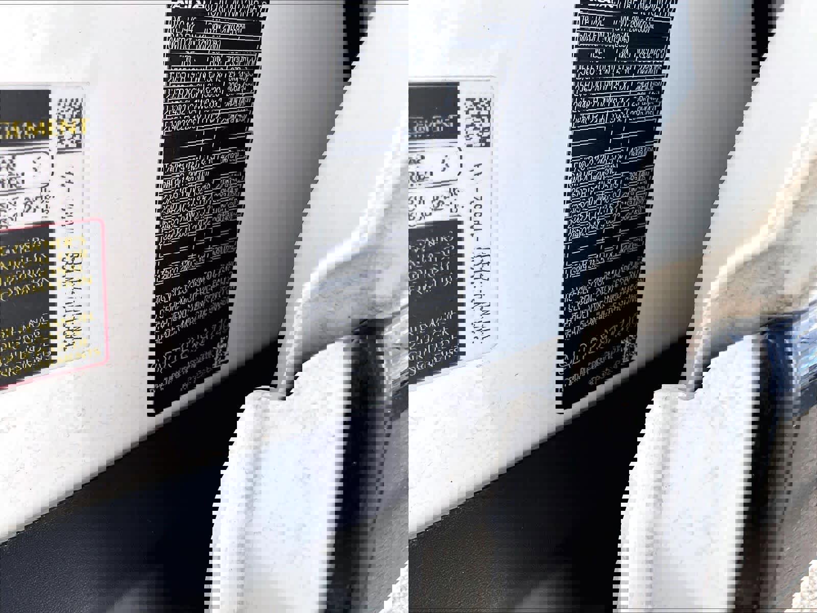 Used 2025 Jaguar F-PACE R-Dynamic S image 33