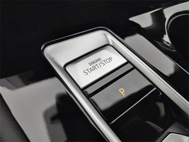 Used 2025 Volkswagen Atlas Cross Sport SE image 23