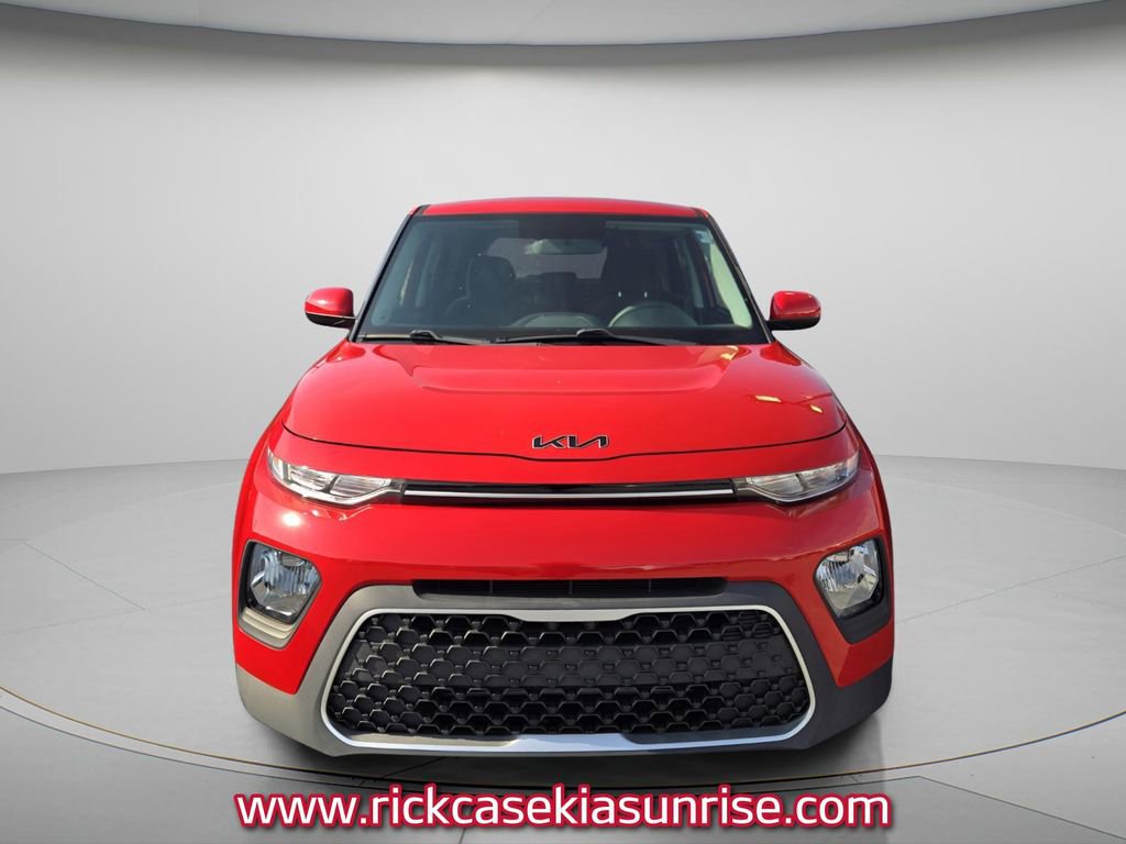 Used 2022 Kia Soul LX image 3