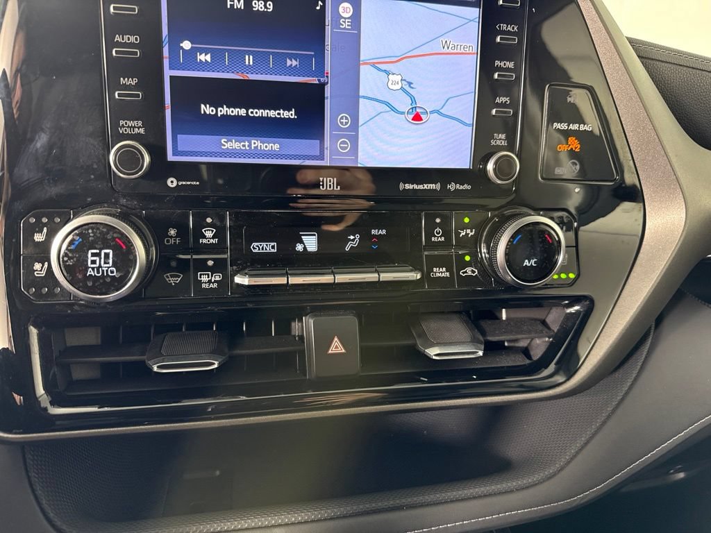 Used 2020 Toyota Highlander Limited FWD image 21