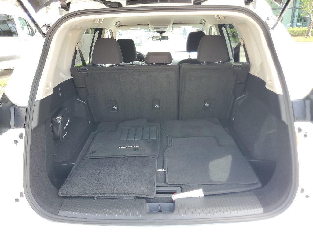 Certified 2025 Nissan Rogue S FWD image 8