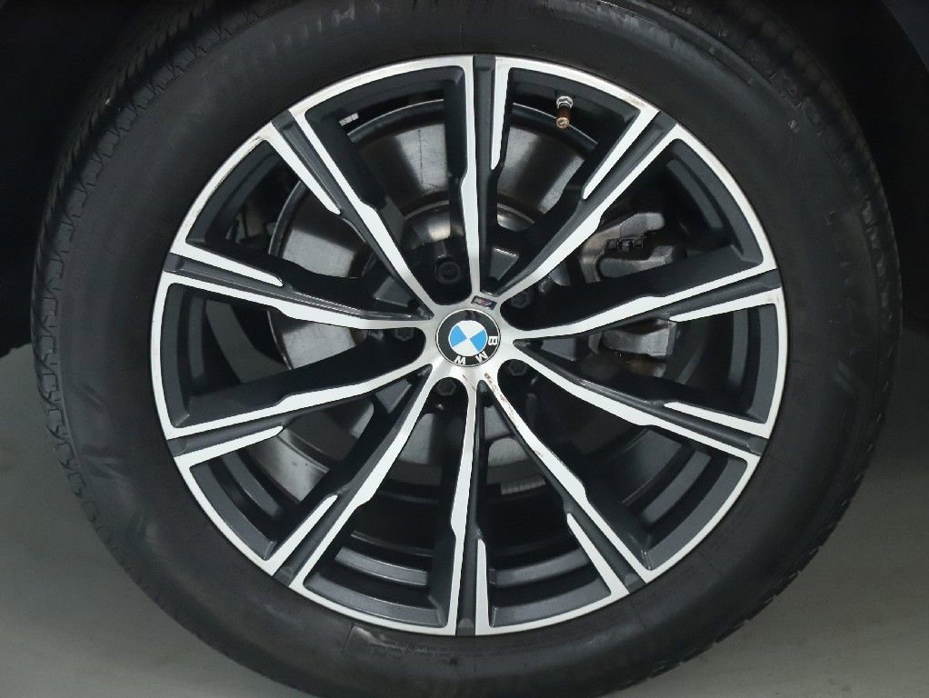 Used 2024 BMW X5 xDrive40i w/ M Sport Package AWD/4WD image 38