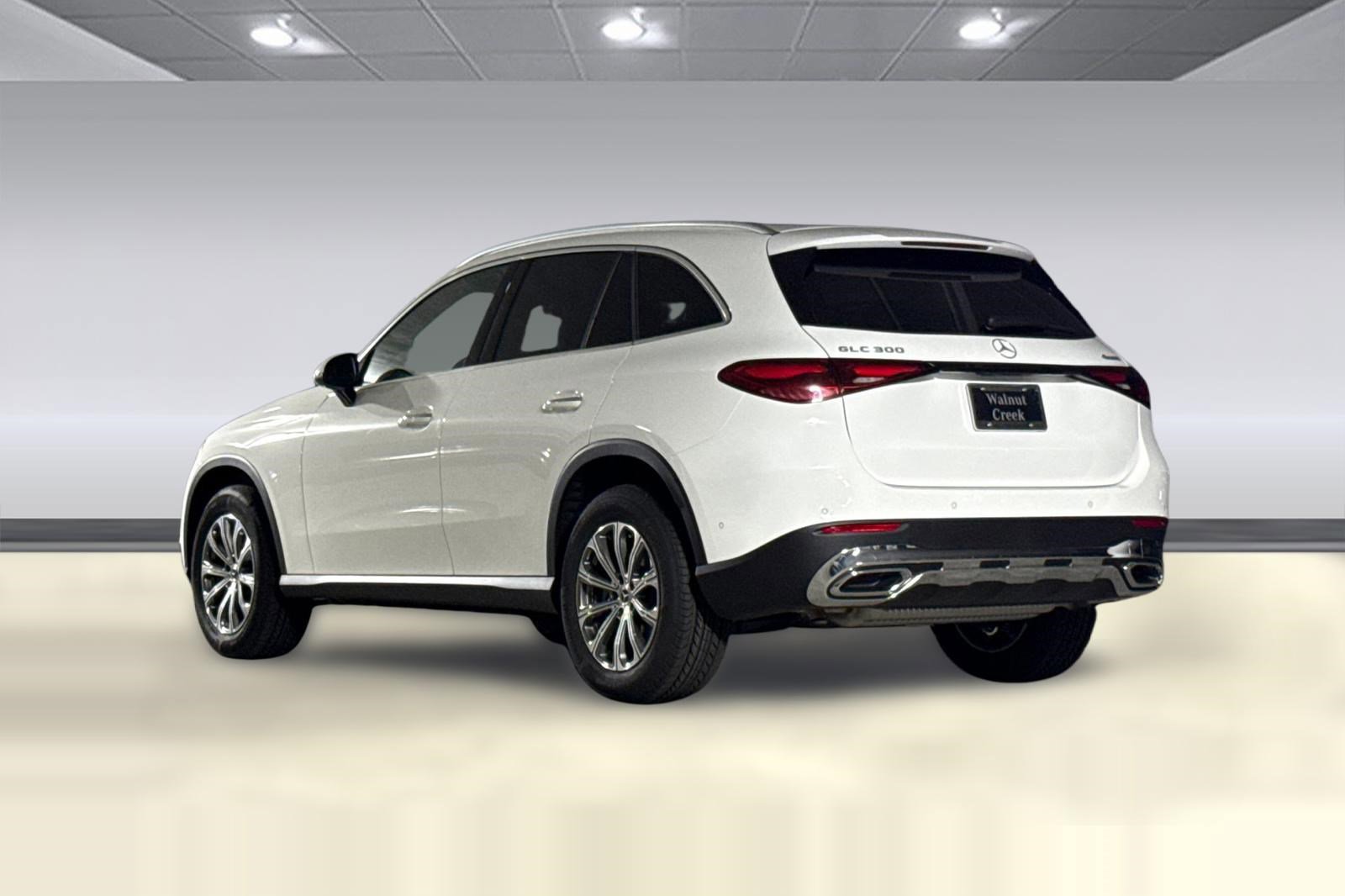 Used 2026 Mercedes-Benz GLC 300 4MATIC image 3