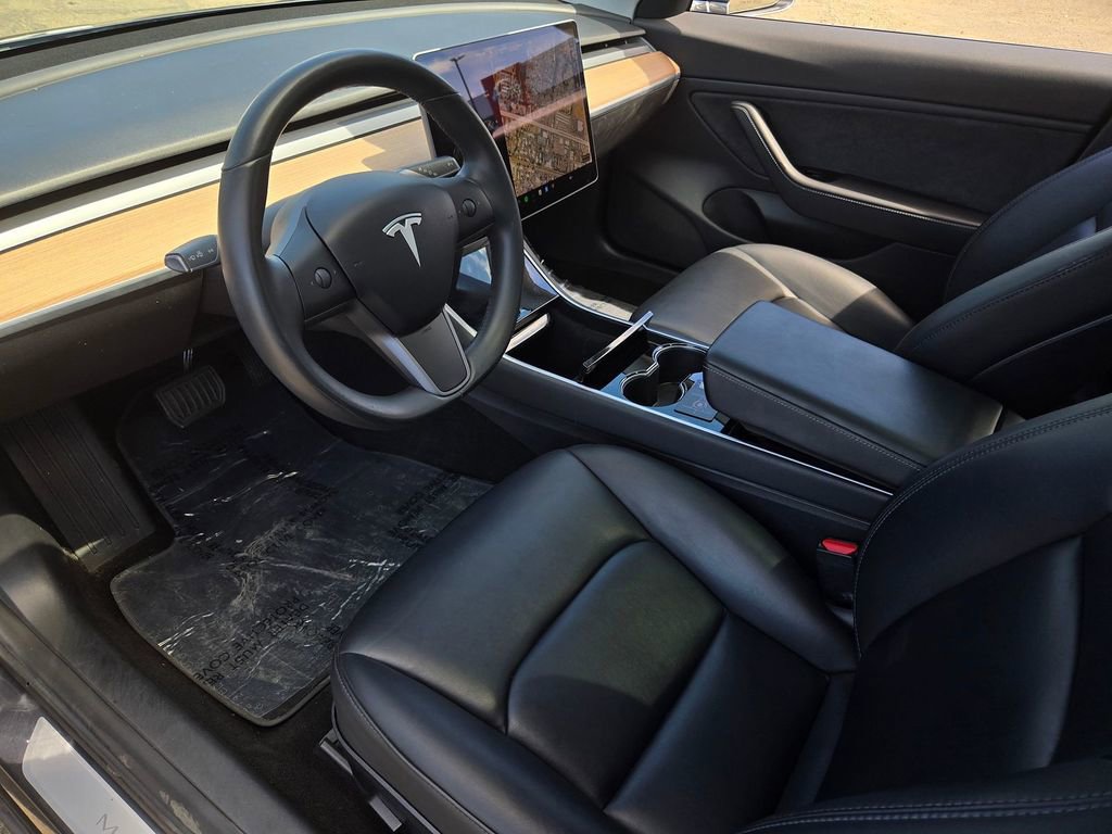Used 2018 Tesla Model 3 Mid Range image 9
