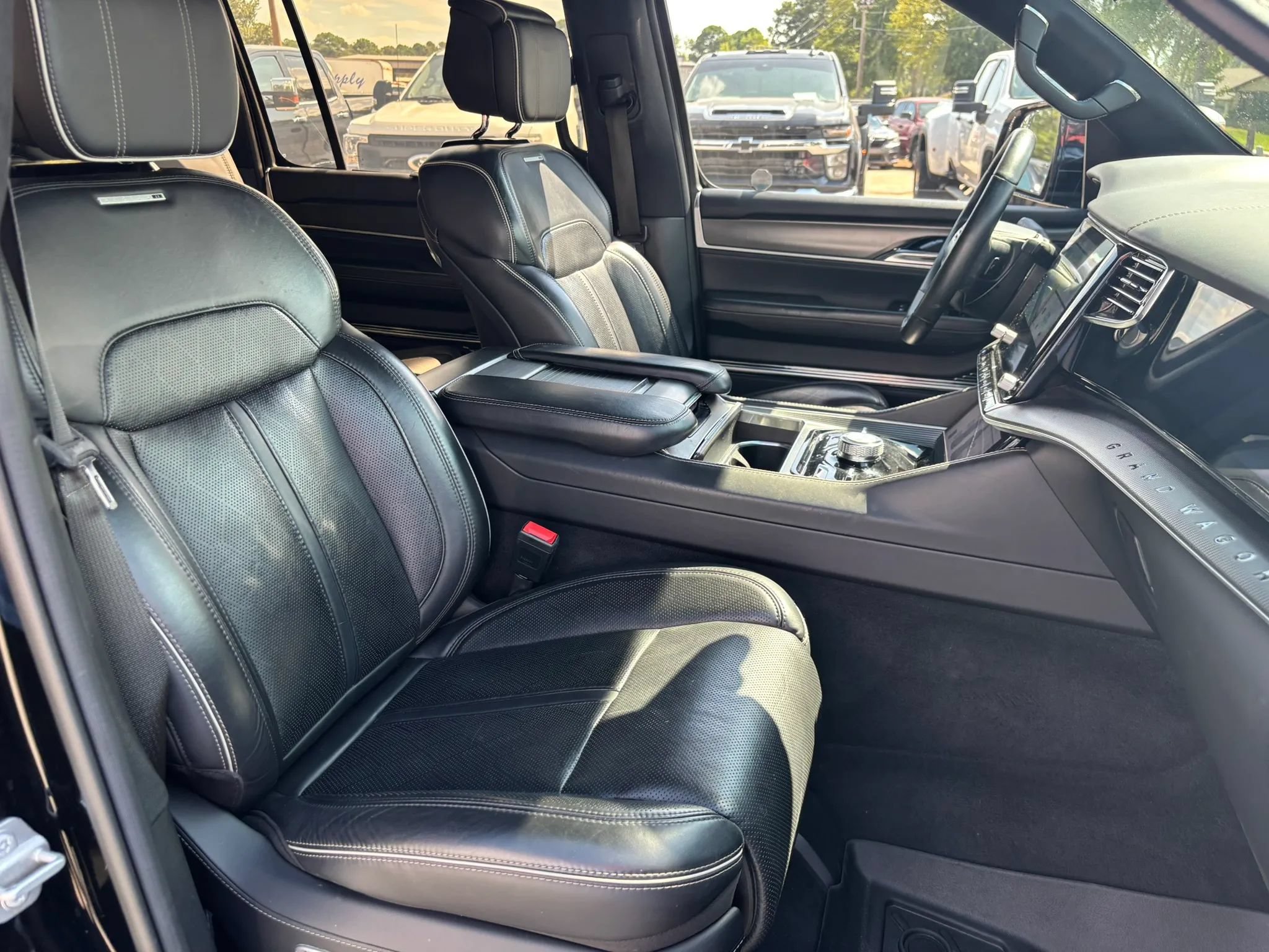 Used 2023 Jeep Grand Wagoneer Series II w/ Quick Order Packagew 28T AWD/4WD image 23