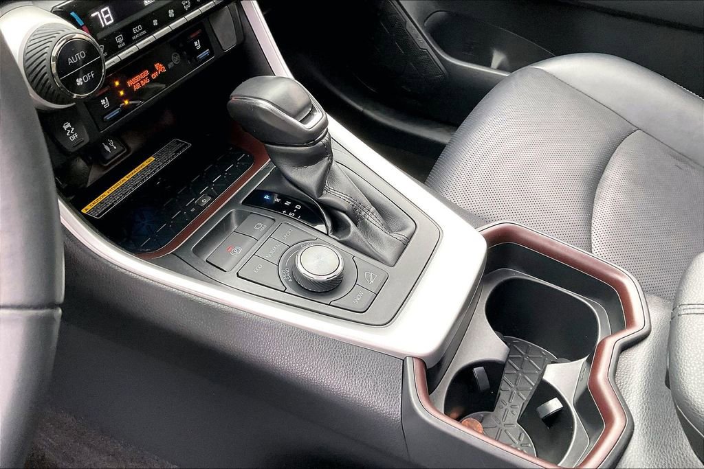 Used 2019 Toyota RAV4 Limited w/ Advanced Technology Package AWD/4WD image 18