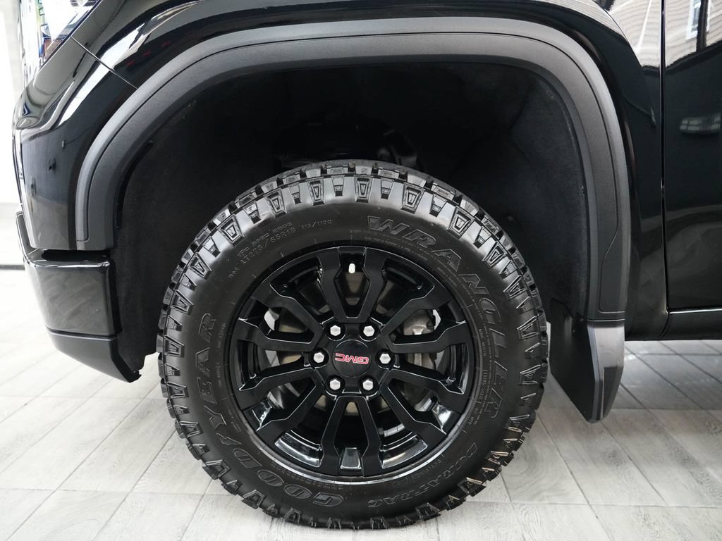 Used 2023 GMC Sierra 1500 AT4X AWD/4WD image 9