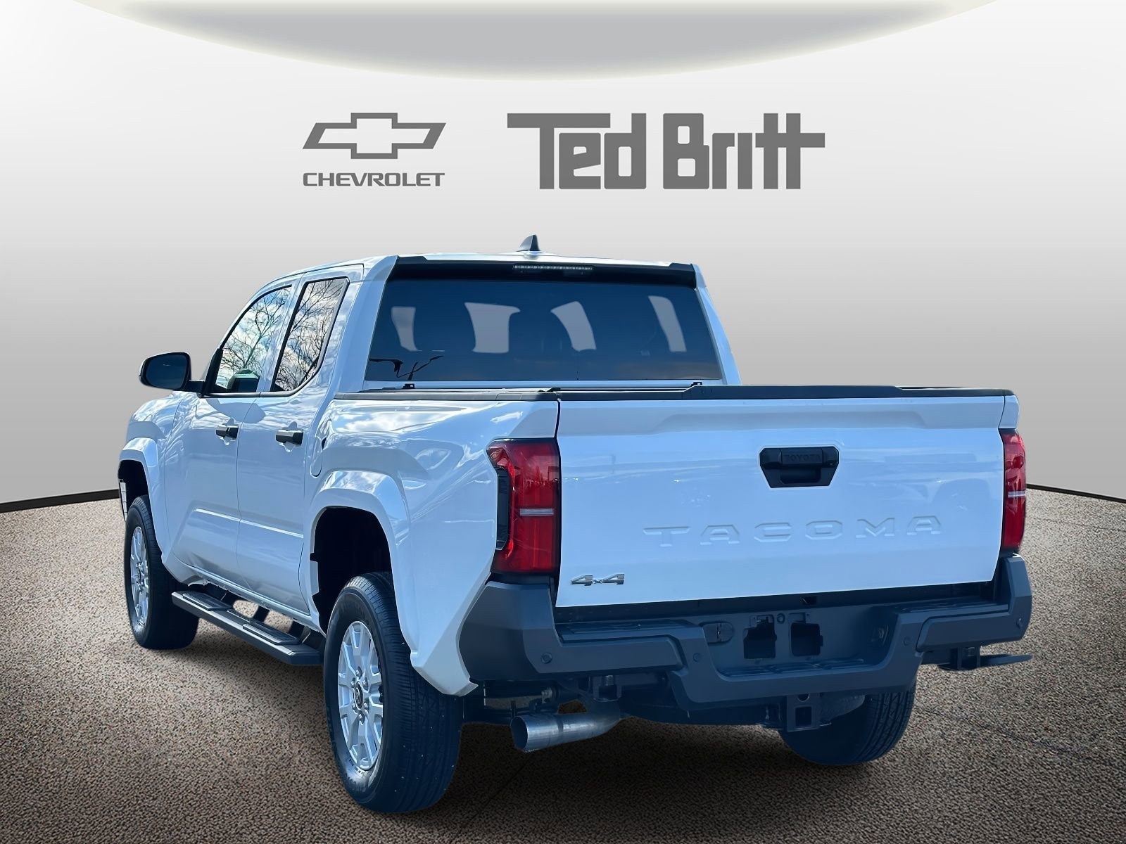 Used 2025 Toyota Tacoma SR w/ SR Upgrade Package AWD/4WD image 6