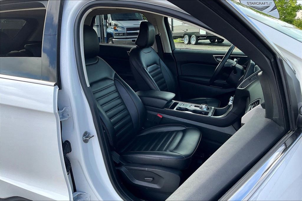 Used 2023 Ford Edge SEL AWD/4WD image 7