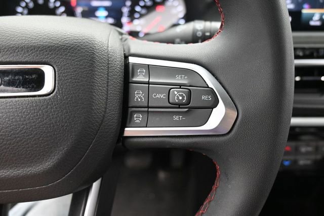 Used 2025 Jeep Compass Trailhawk AWD/4WD image 26