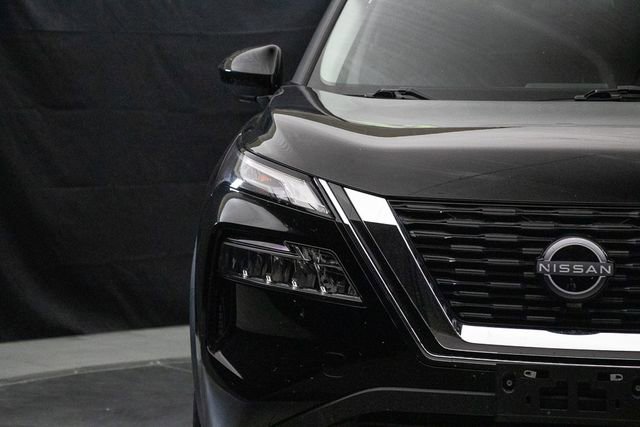 Used 2023 Nissan Rogue SV image 5