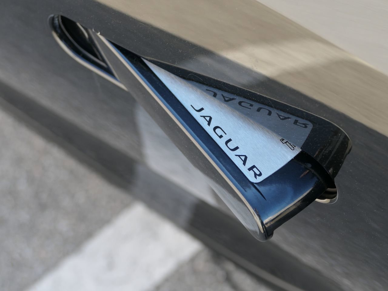 Used 2017 Jaguar F-TYPE Coupe image 12