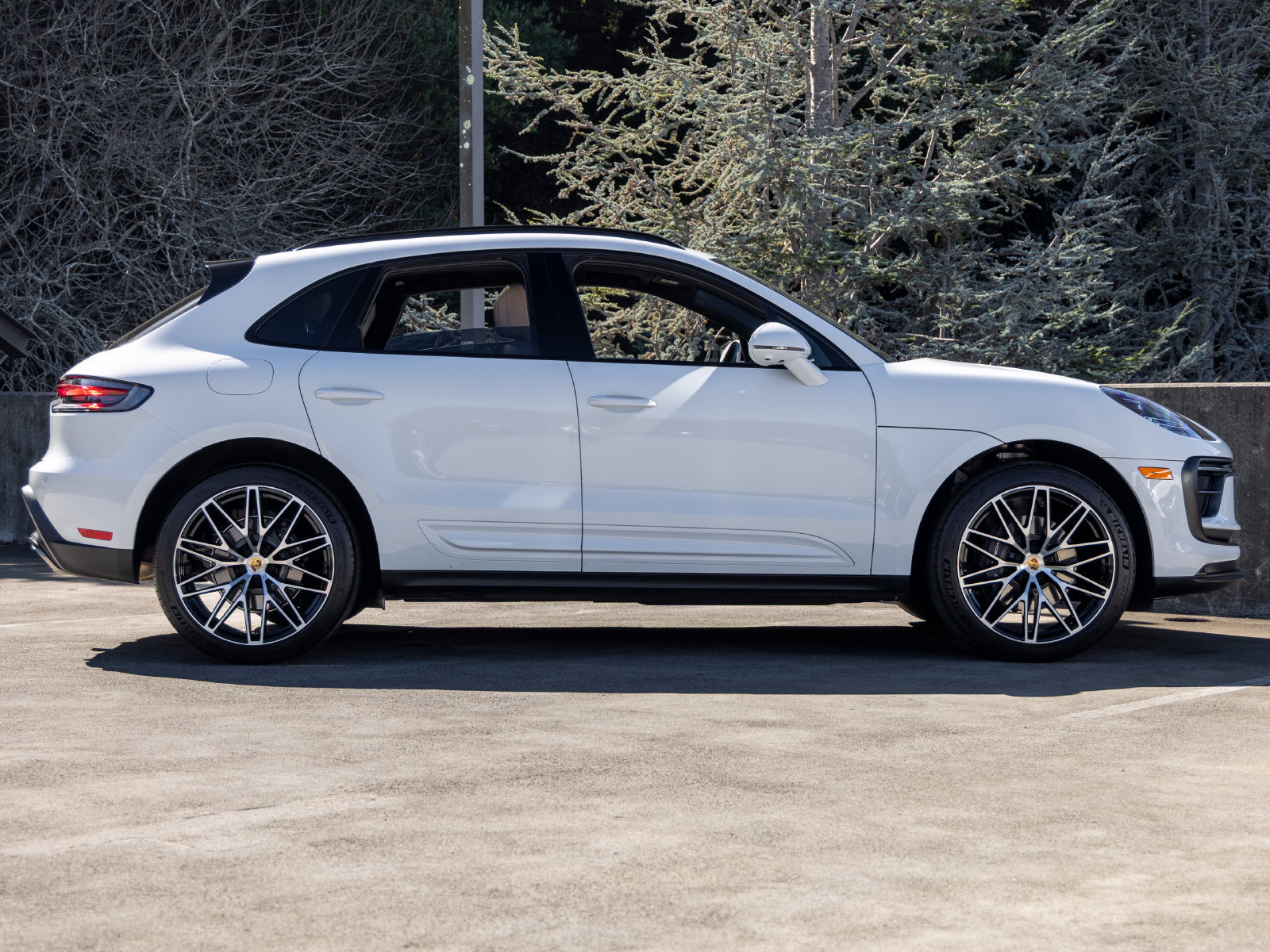 Certified 2026 Porsche Macan AWD/4WD image 12