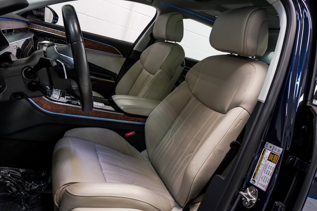 Used 2022 Audi A8 L 3.0T w/ Luxury Package image 18