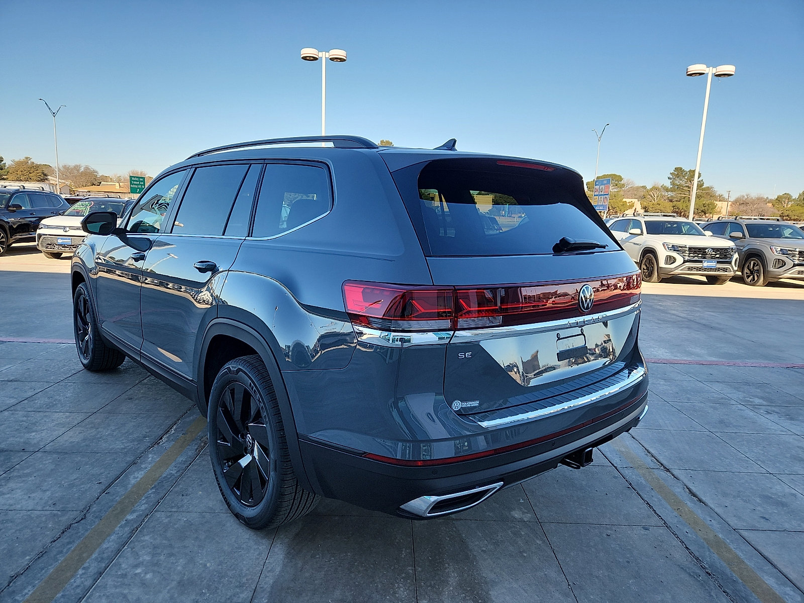 New 2026 Volkswagen Atlas SE image 5