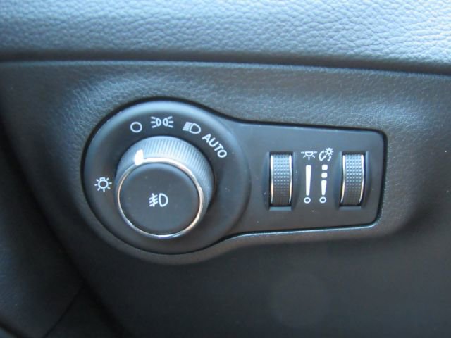 Used 2018 Jeep Compass Latitude w/ Popular Equipment Group image 34