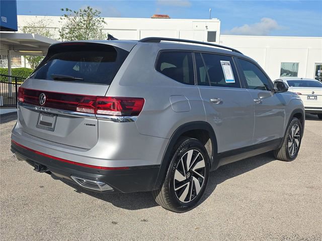 Used 2025 Volkswagen Atlas SE image 3